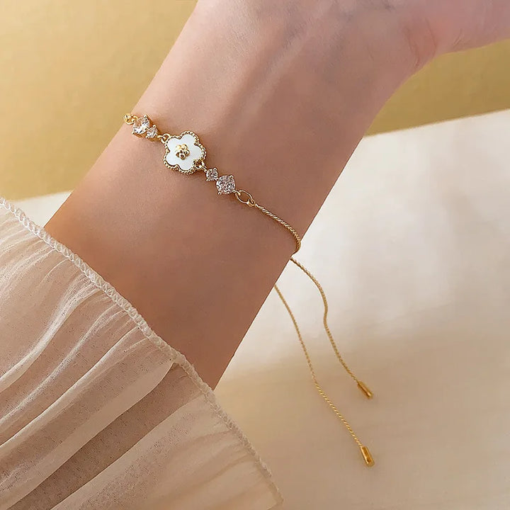 Blanche Clover Bracelet