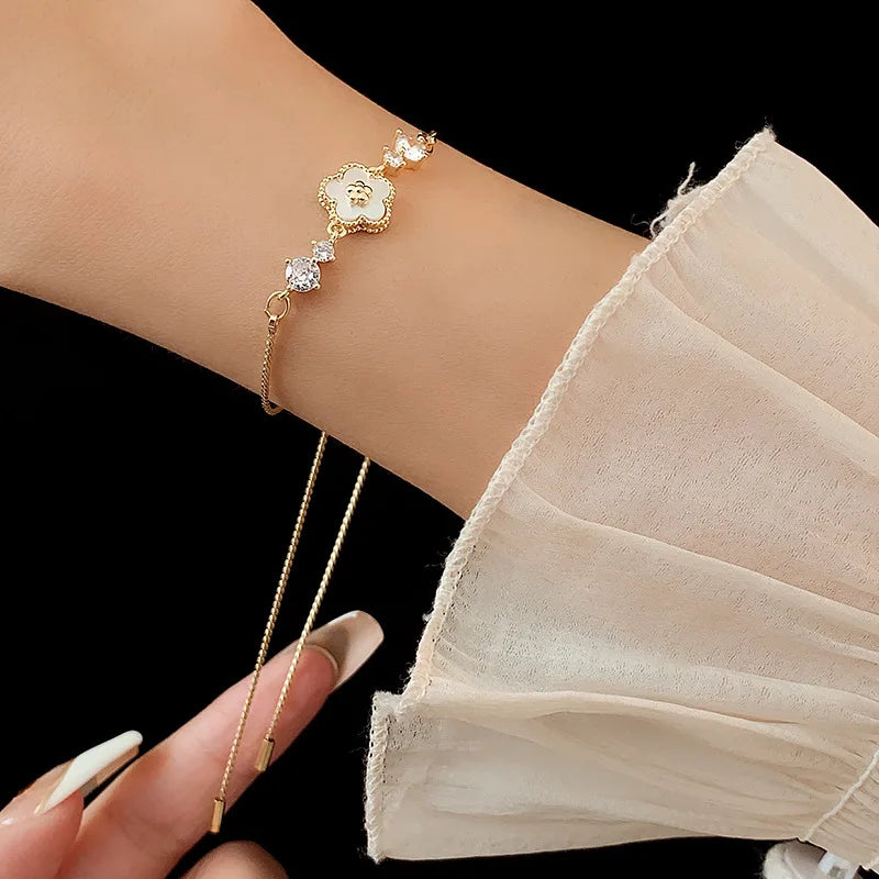 Blanche Clover Bracelet