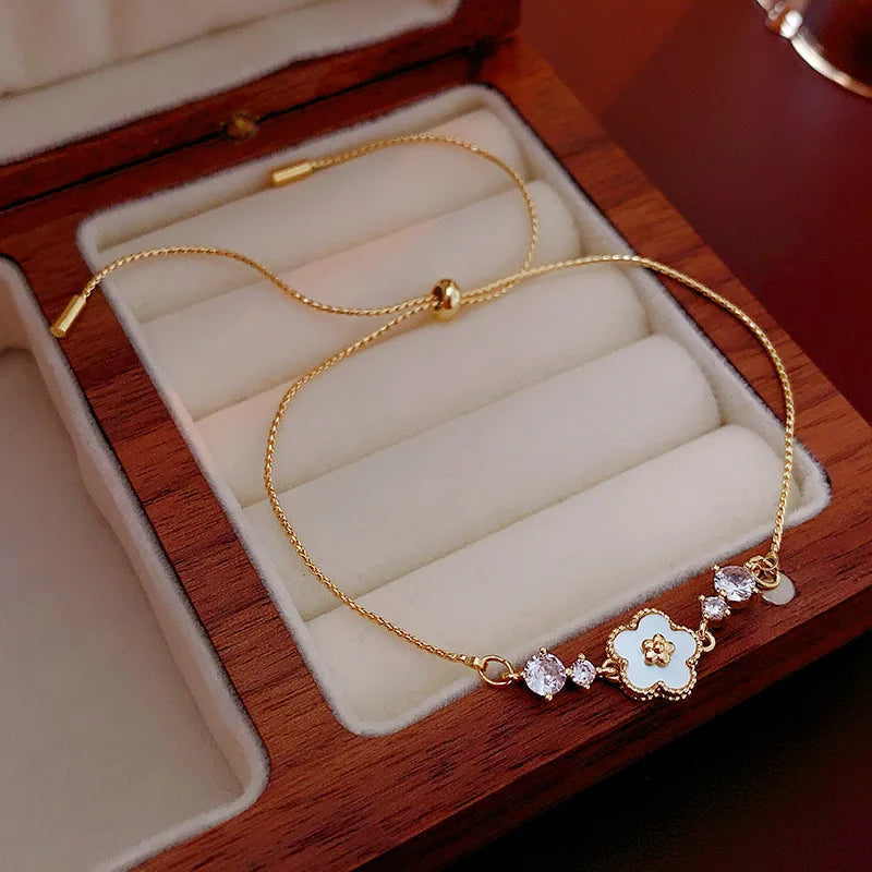 Blanche Clover Bracelet