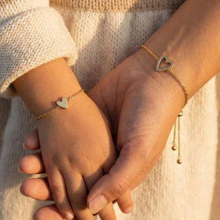 Matching Hearts Bracelet Set, heart charm detail