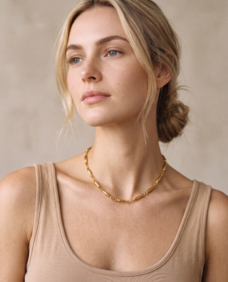 Bar Link Necklace & Bracelet Set worn by model d02