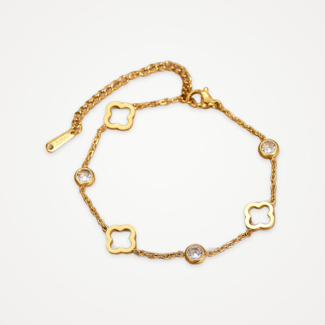 Lumière Clover Bracelet in gold lying flat
